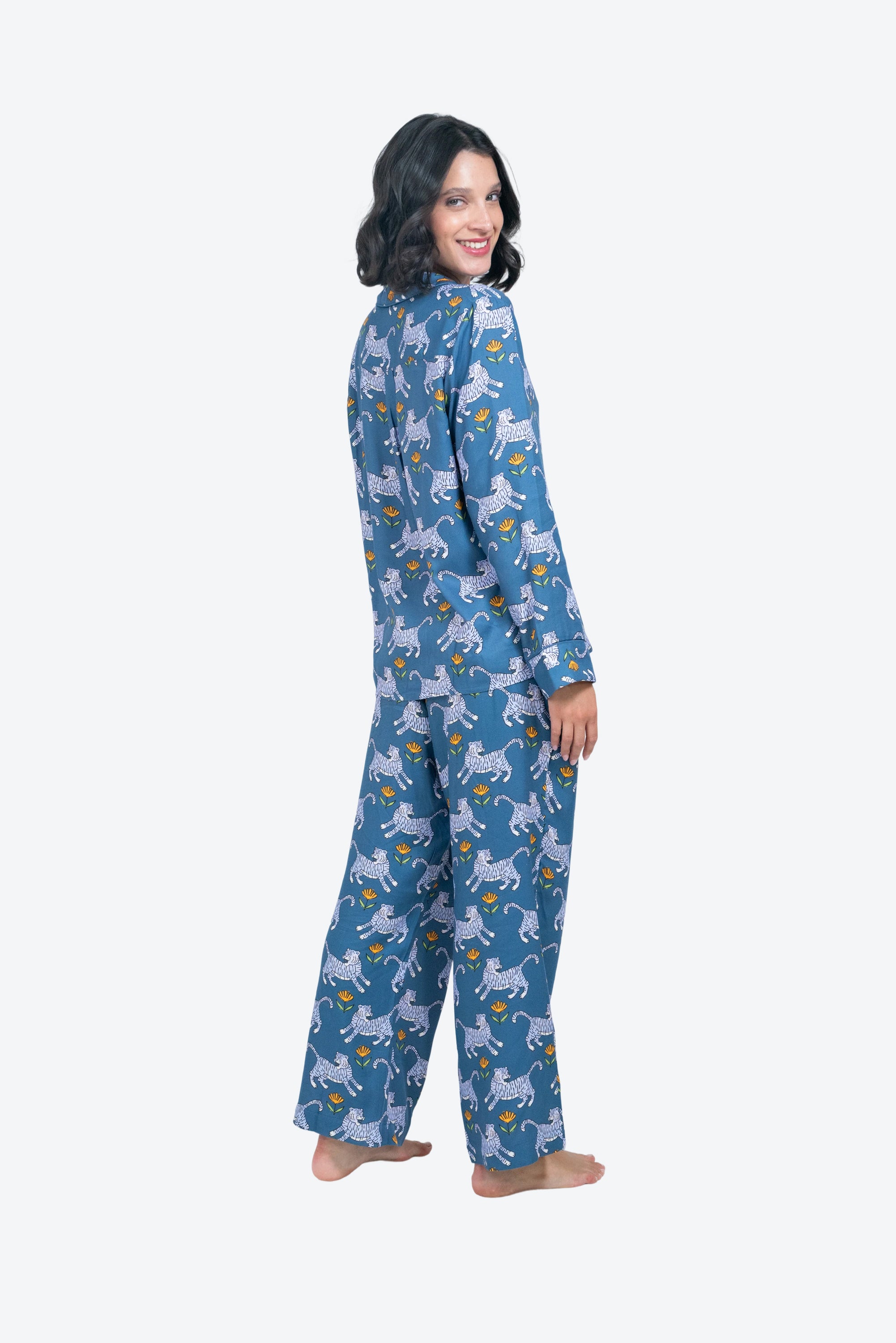Pijama Violeta Flores y tigres W25