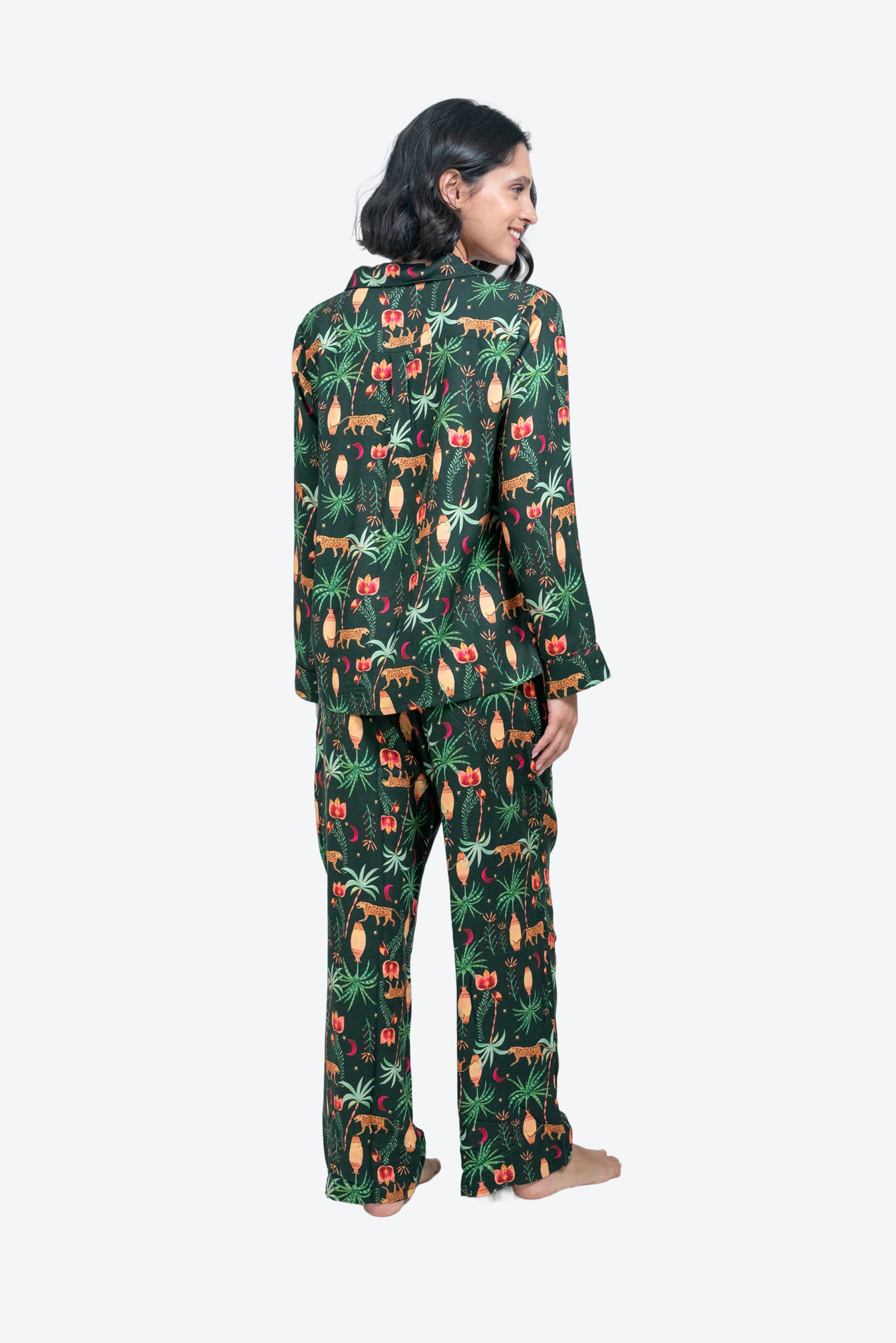 Pijama Violeta Leopardo y maceta verde W25