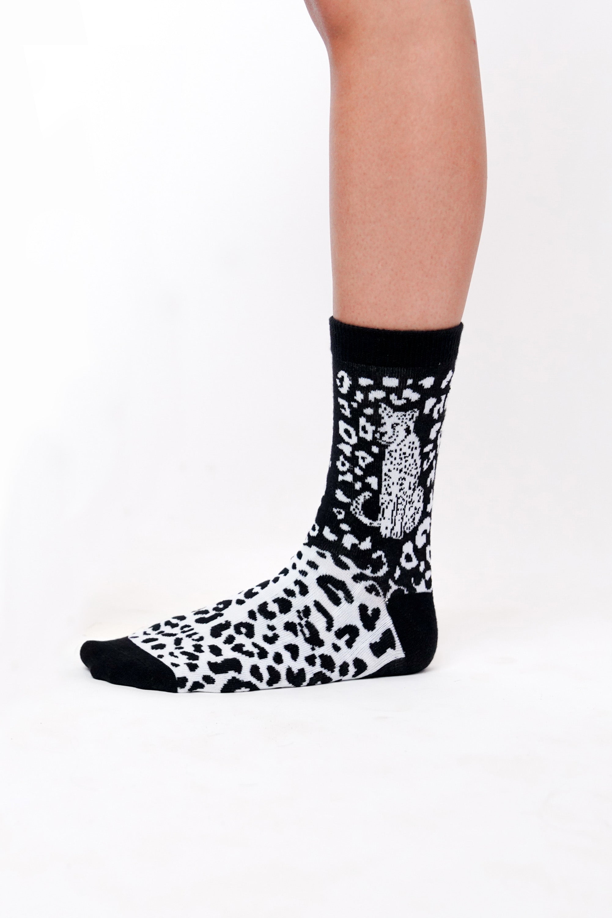 Calcetín Leopardo Negro y blanco.