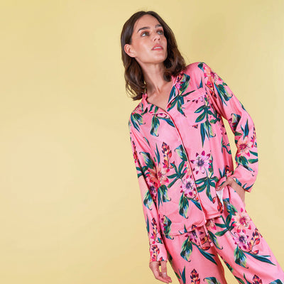 Pijama Violeta Flores Rosadas